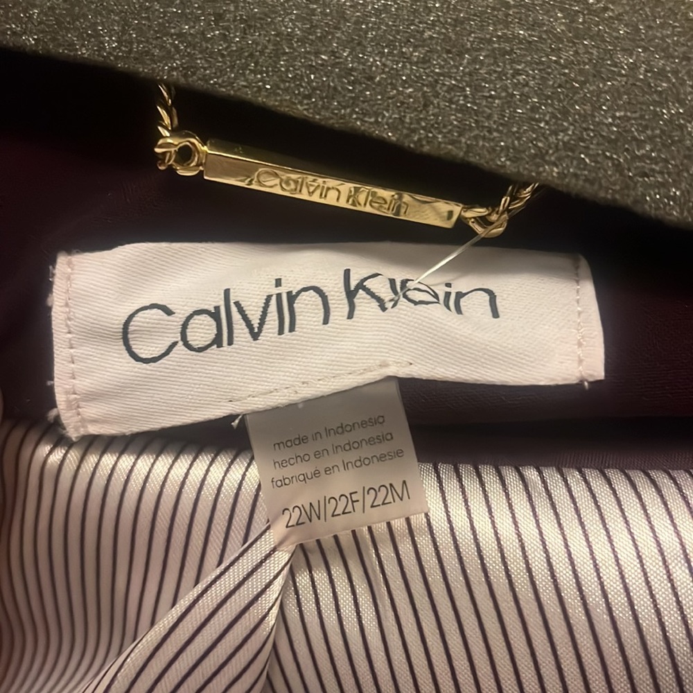 Calvin Klein - Picture 6 of 6